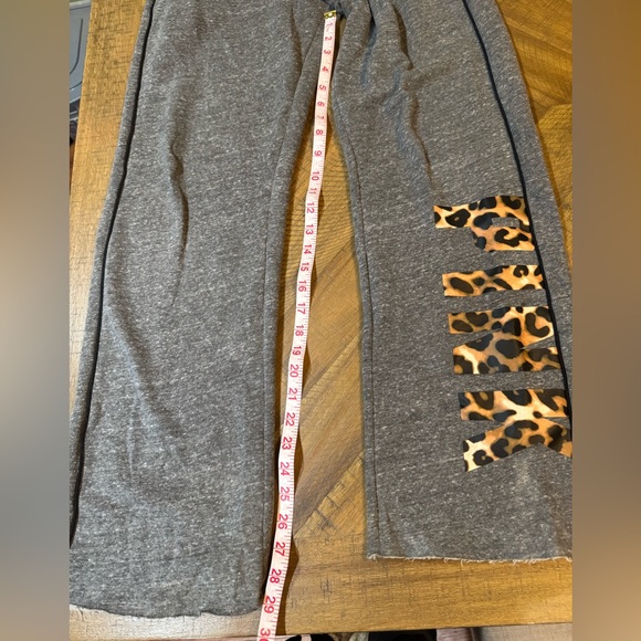 PINK VS Gray Sweatpants With Cheetah Branding and Zipper Pockets - Picture 6 of 9